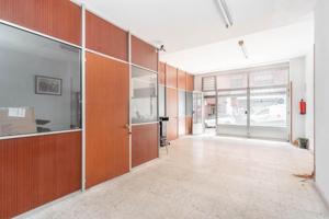Local comercial en venta en Oviedo, C. naranco photo 0