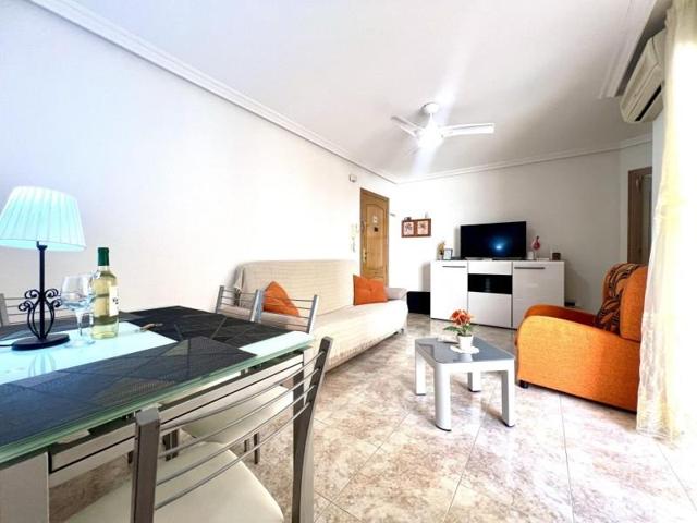 Apartamento en venta en Torrevieja, Playa de los locos photo 0