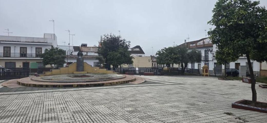 Piso en venta en Sanlúcar la Mayor, Andalucia photo 0