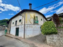 Casa en venta en Vega de Valcarce photo 0