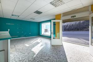 Local comercial en venta en Loja, Loja photo 0