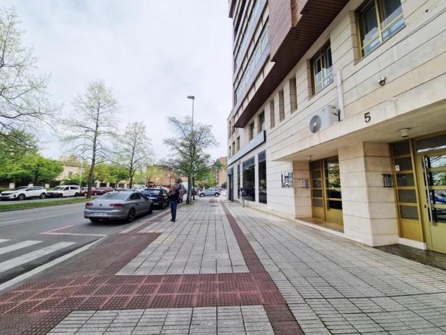 Oficina en venta en Pamplona, Mendebaldea photo 0