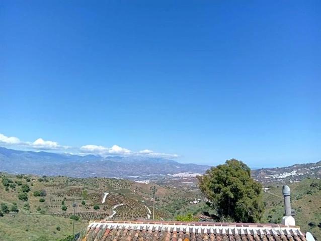 Casa con terreno en venta en Iznate, Iznate photo 0