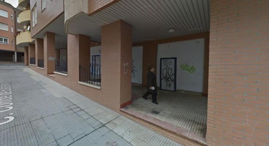 Local comercial en venta en León, Palomera photo 0