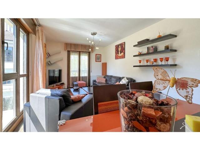 Piso en venta en Sojuela photo 0