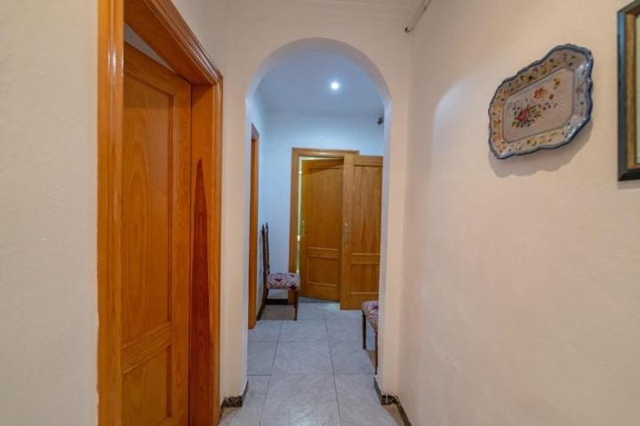 Casa en venta en Guadix, Centro photo 0