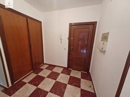 Piso en venta en Malpartida de Cáceres, Junto al polideportivo photo 0