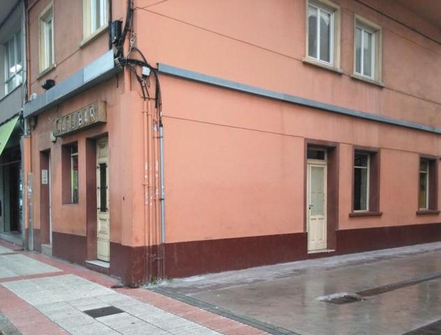 Local comercial en venta en A Coruña, A Coru&ntilde;a Capital - Monte Alto - Zalaeta - A photo 0