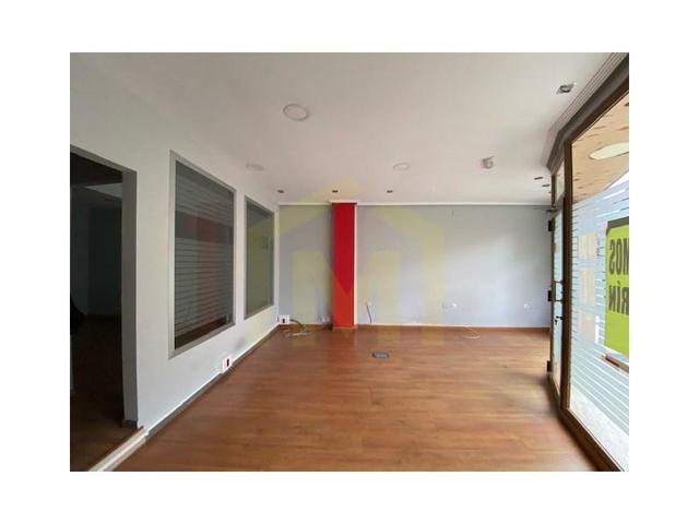 Local comercial en venta en Oviedo, Milán-Pumarín photo 0