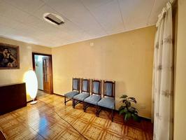 Piso en venta en Santa Coloma de Gramenet, Llati photo 0