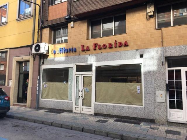 Local comercial en venta en Ponferrada, Centro photo 0