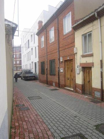 Casa en venta en Valencia de Don Juan, Centro photo 0