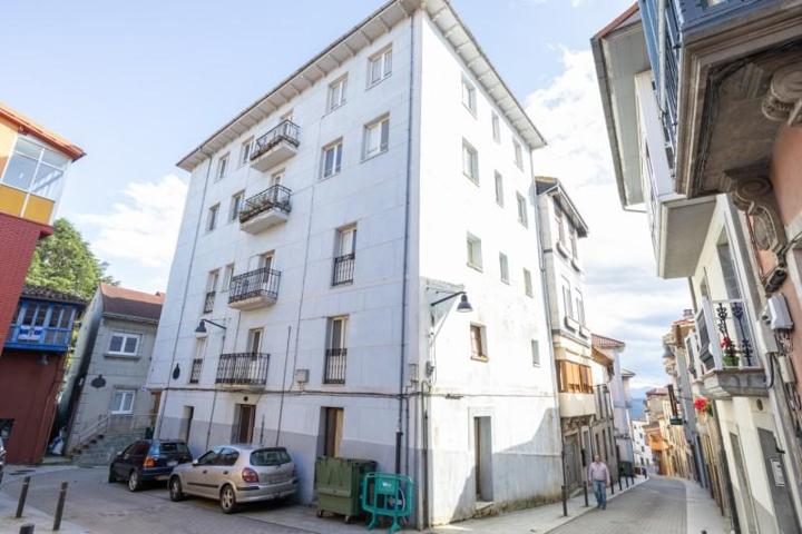 Edificio en venta en Tineo, Tineo photo 0