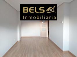 Piso en venta en Ponferrada, Alta photo 0