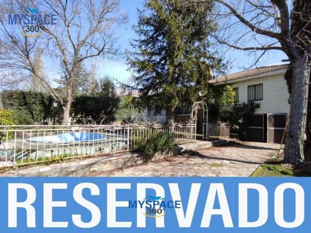 Chalet en venta en Ávila, Navalperal de pinares photo 0