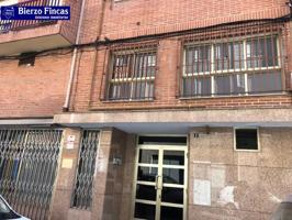 Local comercial en venta en Ponferrada, Centro photo 0