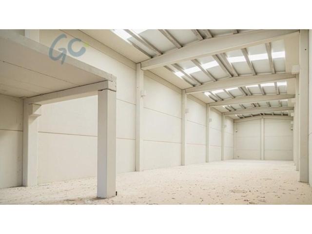 Nave industrial en venta en Cuarte de Huerva photo 0