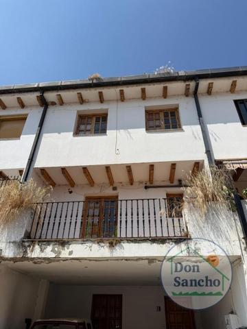 Adosada en venta en Mucientes photo 0