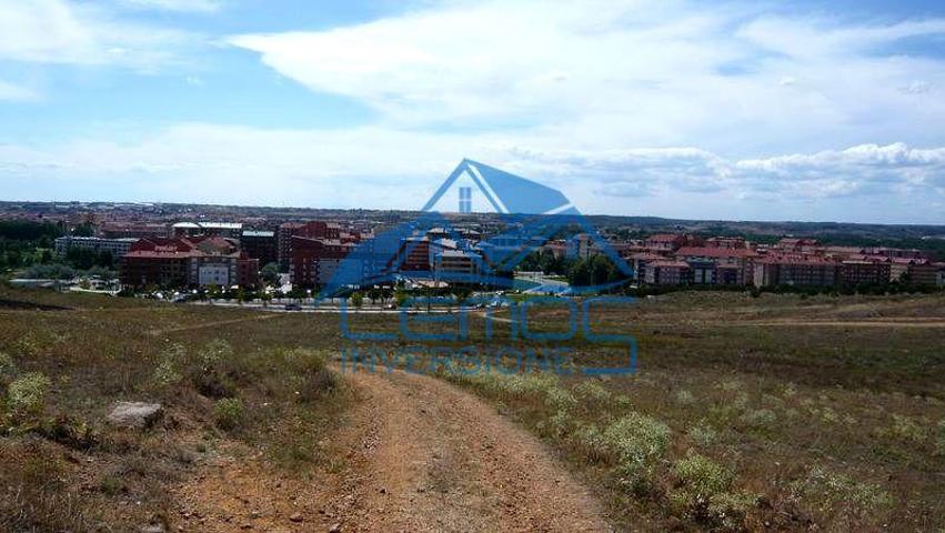 Terreno en venta en León, Cantamilanos, 24008 photo 0