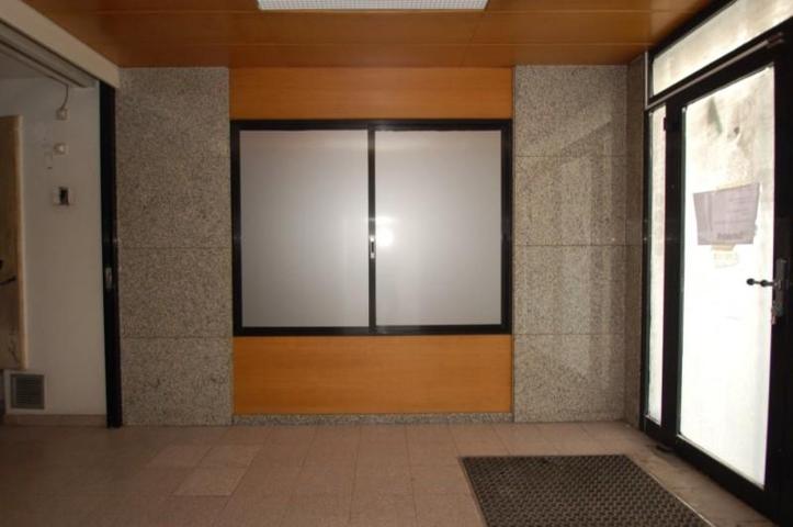 Local comercial en venta en Igualada, Barri de Montserrat photo 0