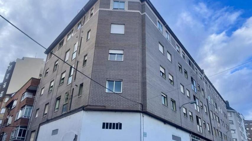 Piso en venta en Ponferrada, Calle las Viñas, 24401 photo 0