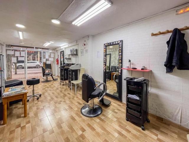 Local comercial en venta en Manises, El Mercado photo 0