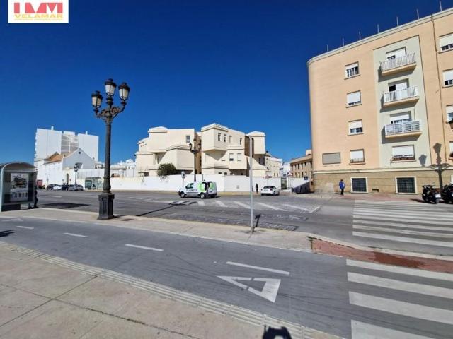 Local comercial en venta en Cádiz, LA CALETA - LA VIÑA photo 0