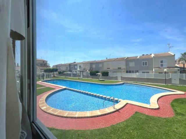 Apartamento en venta en Torrevieja, La Mata photo 0