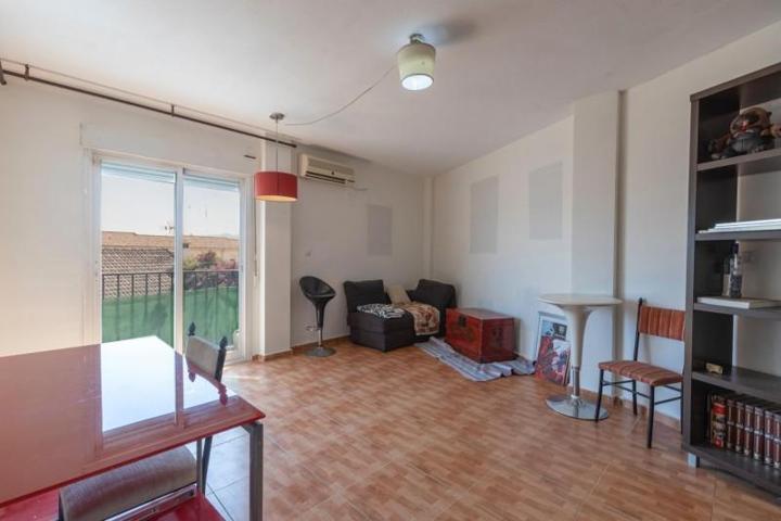Apartamento en venta en Vegas del Genil, Ambroz photo 0