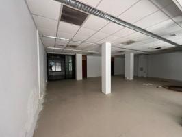 Local comercial en venta en Torredembarra, CENTRO photo 0