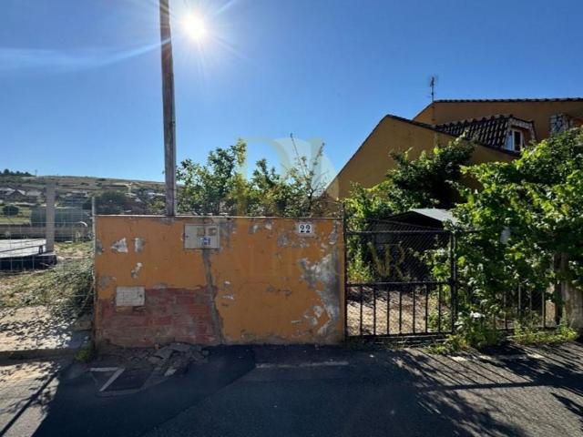 Casa en venta en Sariegos photo 0