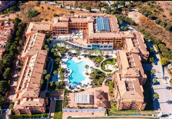 Apartamento en venta en Estepona, Bel-Air-Cancelada-Saladillo photo 0