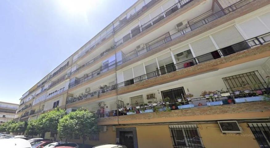 Piso en venta en Sevilla, Parque Alcosa photo 0