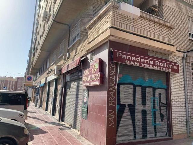 Local comercial en venta en Murcia, El Carmen photo 0