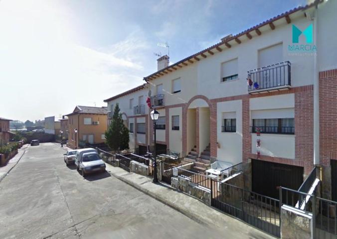 Chalet en venta en Candeleda, Candeleda photo 0