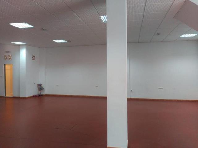 Local comercial en venta en Los Barrios, Centro photo 0