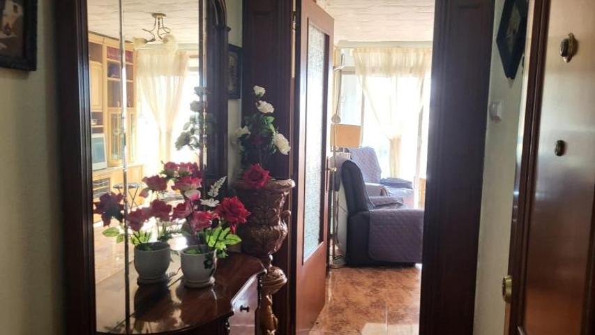 Piso en venta en Alicante, Carolinas altas photo 0