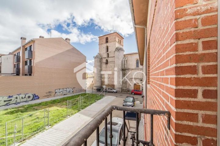 Piso en venta en Laguna de Duero photo 0