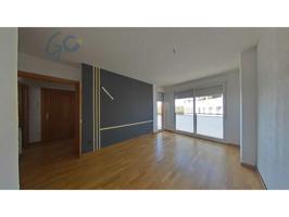 Piso en venta en Zaragoza photo 0