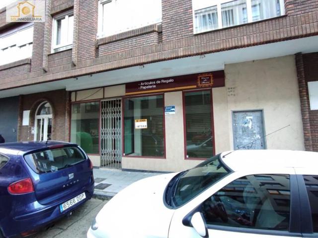 Local comercial en venta en León, León photo 0