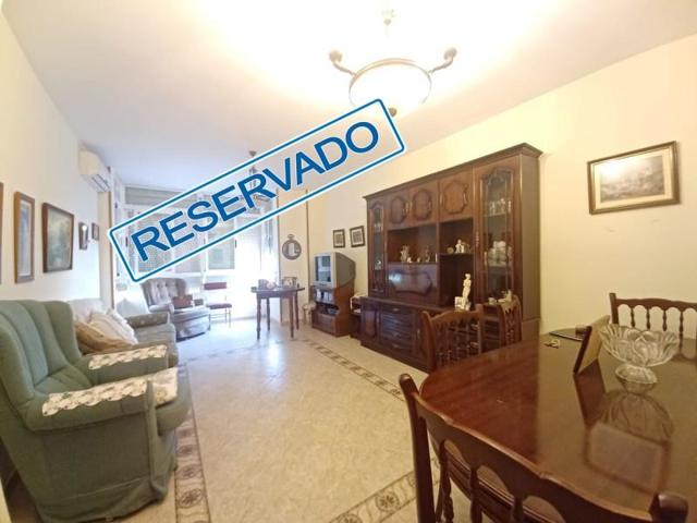 Piso en venta en Loja, Paseo Publico photo 0