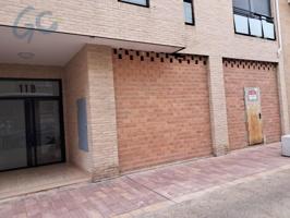 Local comercial en venta en Utebo photo 0
