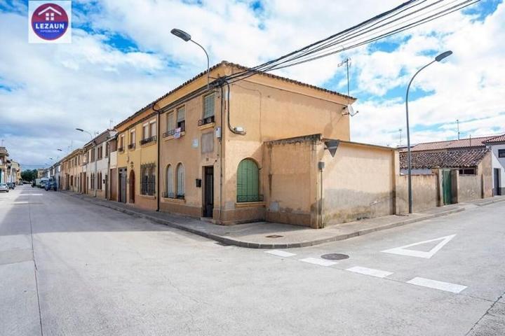 Adosada en venta en Falces, Falces photo 0