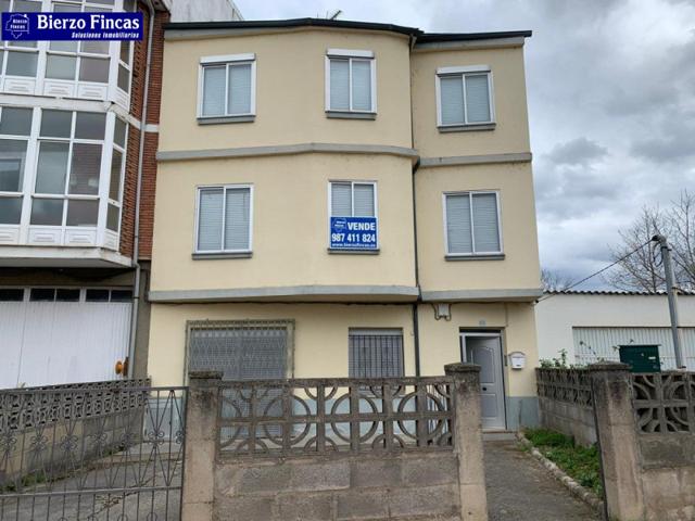 Casa con terreno en venta en Toral de los Vados, Toral de los vados photo 0