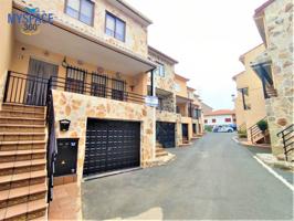 Chalet en venta en Ávila, Navaluenga photo 0