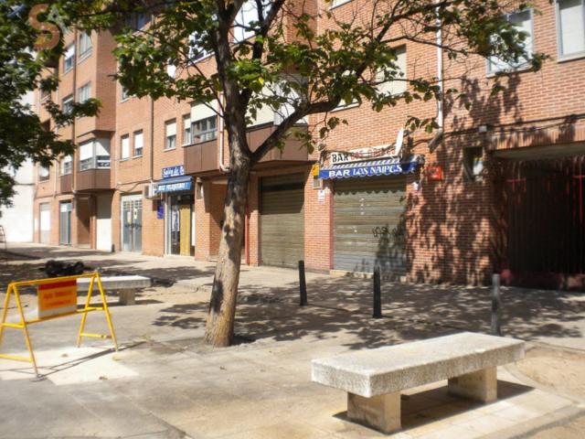 Local comercial en venta en Valladolid, Semicentro photo 0