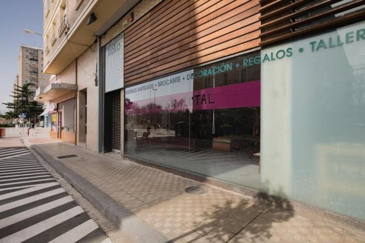 Local comercial en venta en Pamplona, San Jorge photo 0