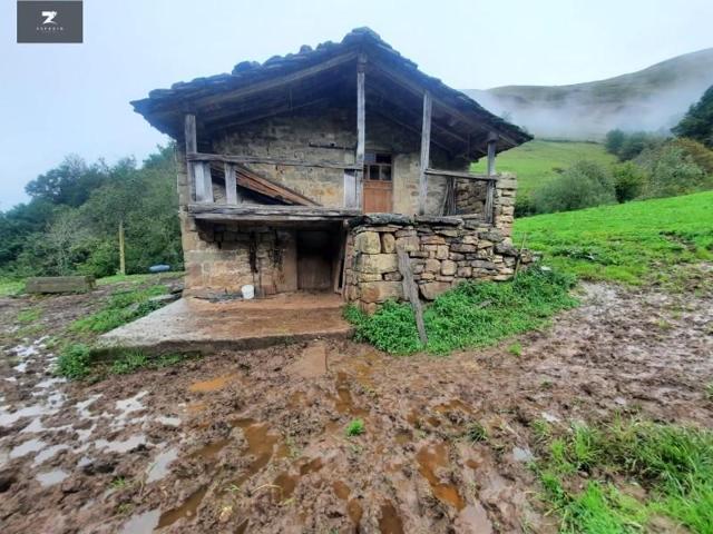 Chalet en venta en Vega de Pas, Valles Pasiegos photo 0