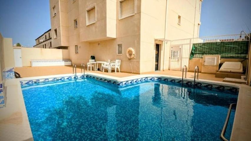 Apartamento en venta en Torrevieja, Nueva Torrevieja photo 0