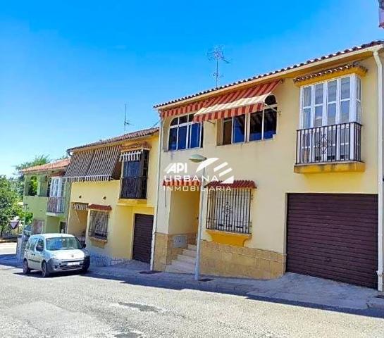 Chalet en venta en Lucena, Calle Vicente Aleixandre, 14900 photo 0